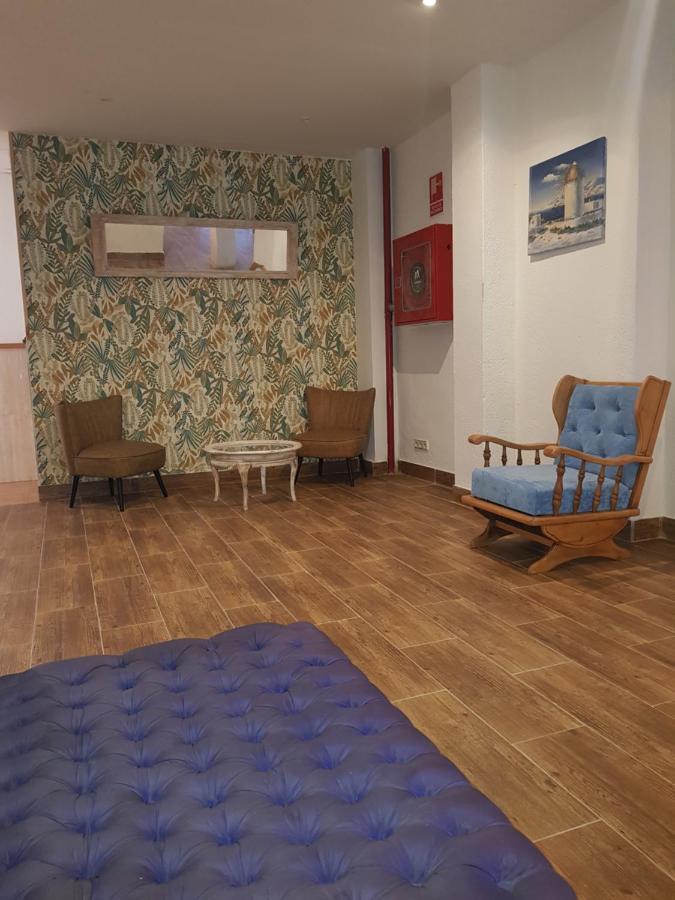 Hostal Mozaik Lloret Льорет-де-Мар Экстерьер фото