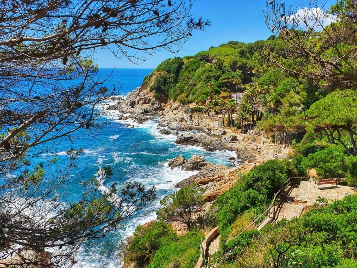 Hostal Mozaik Lloret Льорет-де-Мар Экстерьер фото
