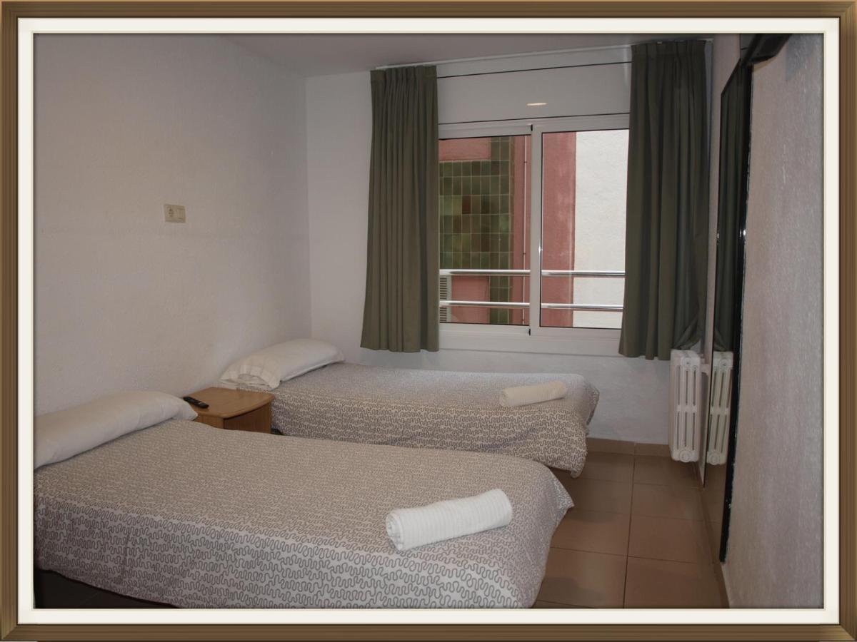 Hostal Mozaik Lloret Льорет-де-Мар Экстерьер фото