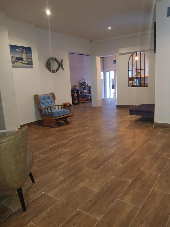Hostal Mozaik Lloret Льорет-де-Мар Экстерьер фото