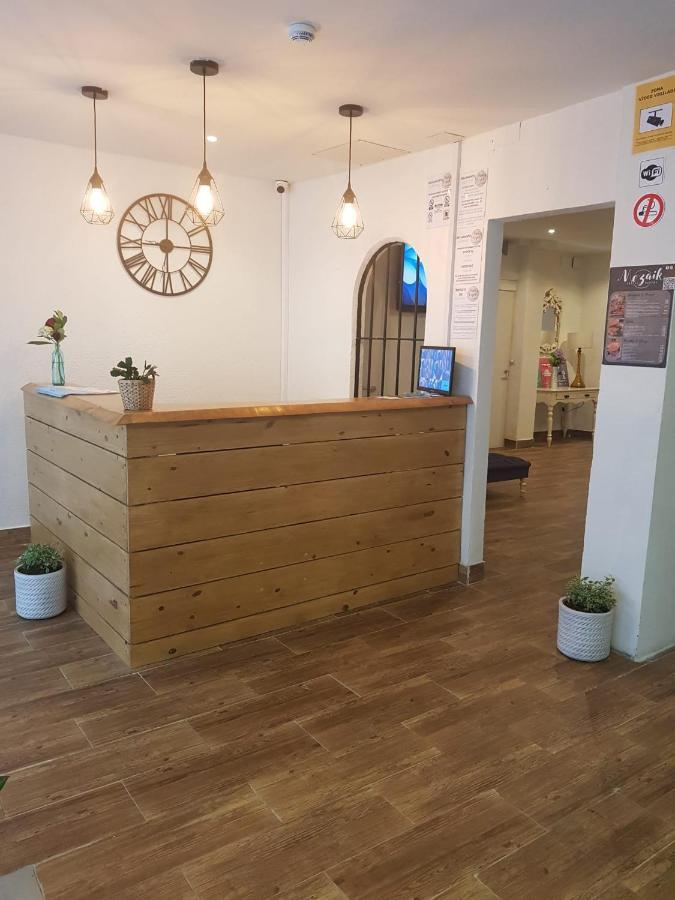 Hostal Mozaik Lloret Льорет-де-Мар Экстерьер фото