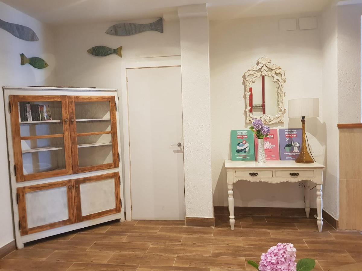 Hostal Mozaik Lloret Льорет-де-Мар Экстерьер фото