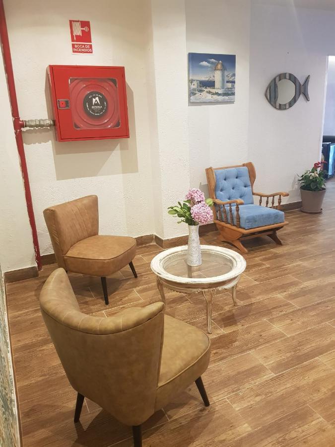 Hostal Mozaik Lloret Льорет-де-Мар Экстерьер фото