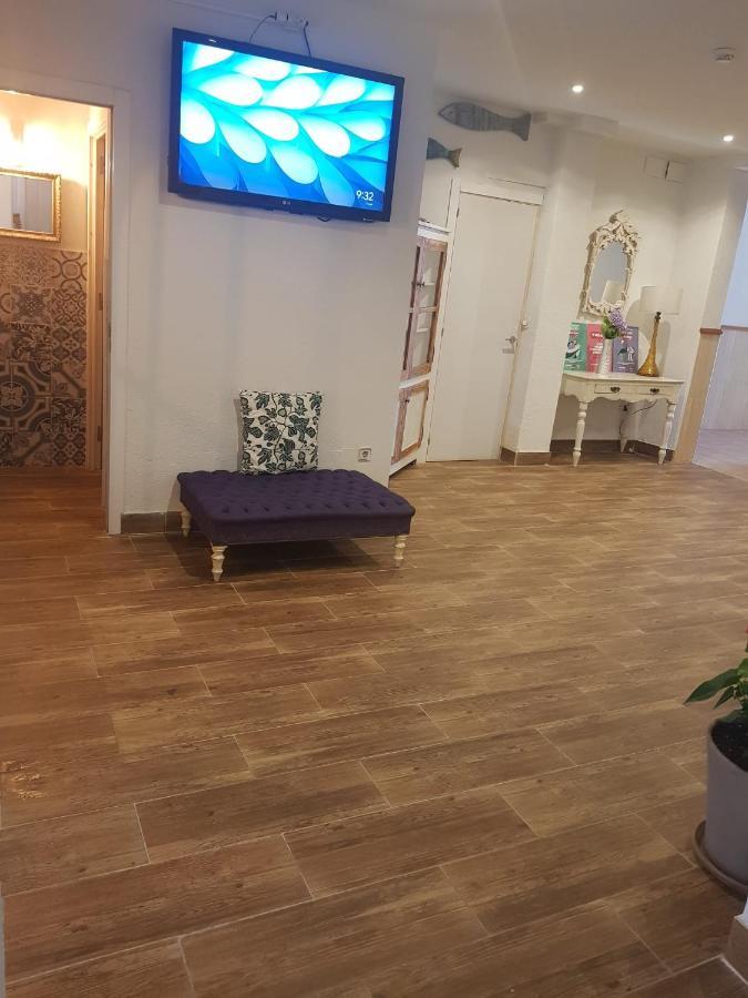 Hostal Mozaik Lloret Льорет-де-Мар Экстерьер фото